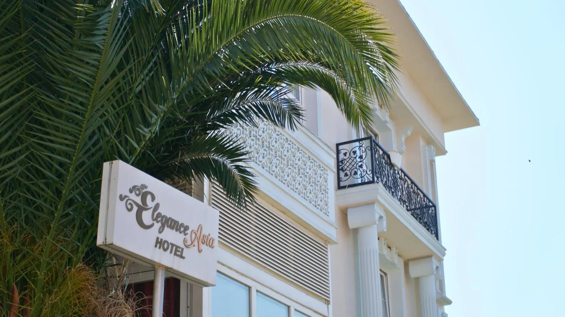 Elegance Asia Hotel location